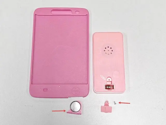 Meaicezli Play Purse Sets Recalled Due to Risk of Serious Injury or Death from Battery Ingestion; Violates Mandatory Standard for Toys; Sold on Amazon by Angeer-US: Recalled Meaicezli Toy Cell Phone and Writing Tablet (back view), photo 4 of 4