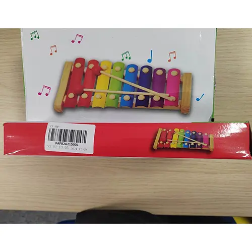 Hand knocks the xylophone, photo 3 of 4