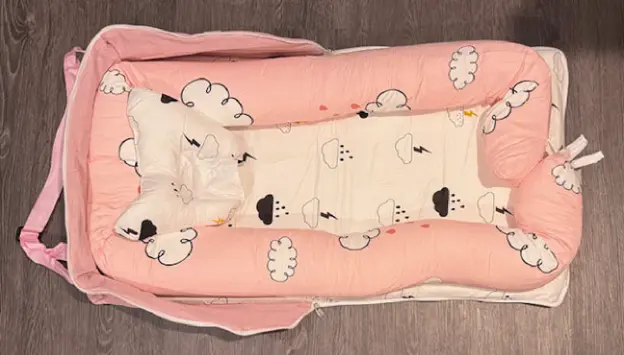 HappyGira Recalls Sweetie Baby and Style Life Eleven Baby Loungers Due to Risk of Serious Injury or Death from Suffocation and Fall Hazards; Violates Mandatory Standard for Infant Sleep Products: Recalled Style Life Eleven Baby Lounger - unzipped, photo 1 of 4