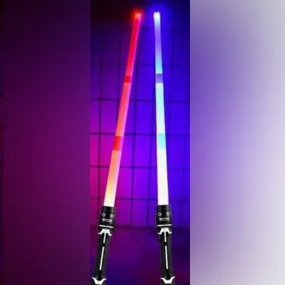 Jouet lumineux 2-en-1 léger avec épée LED en rouge et bleu, photo 1 of 3