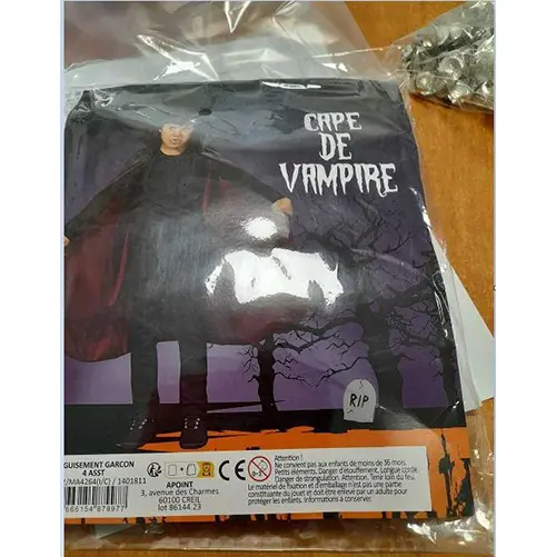 Cape de vampire, photo 2 of 3