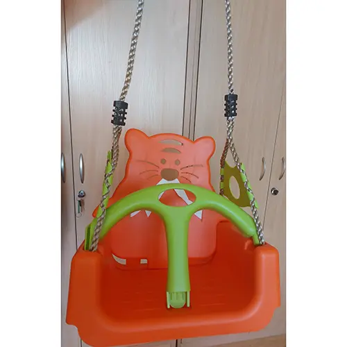 Plastic swing, photo 3 of 4