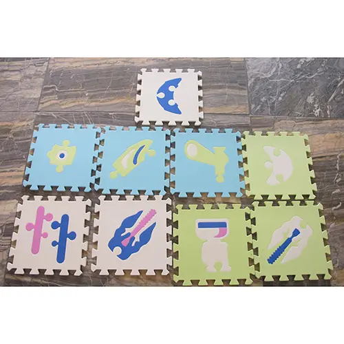 Kids play puzzle mat, photo 3 of 4