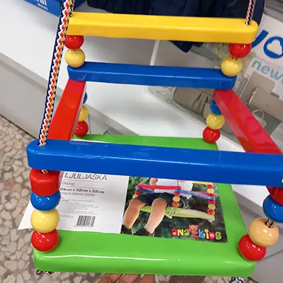 Plastic swing, photo 2 of 4
